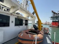 Barco de tripulação à venda