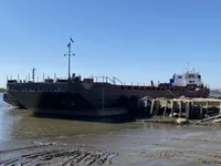 Barcaça à venda