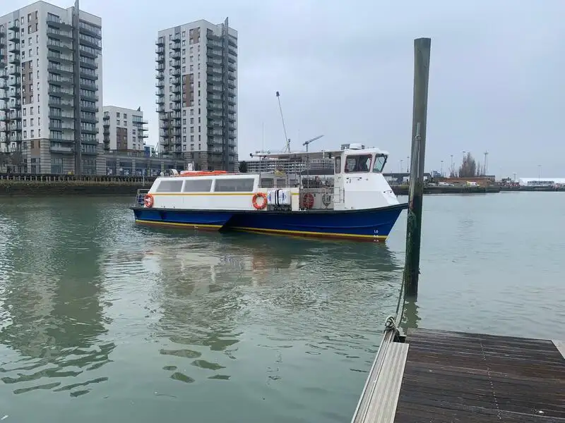 Navio de passageiros à venda