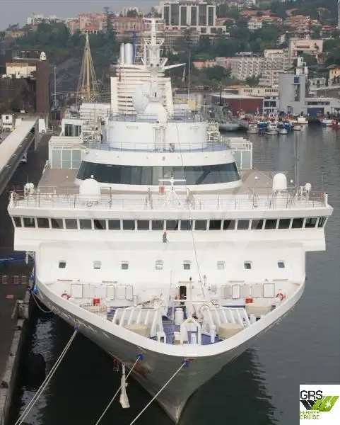 Navio de cruzeiro à venda