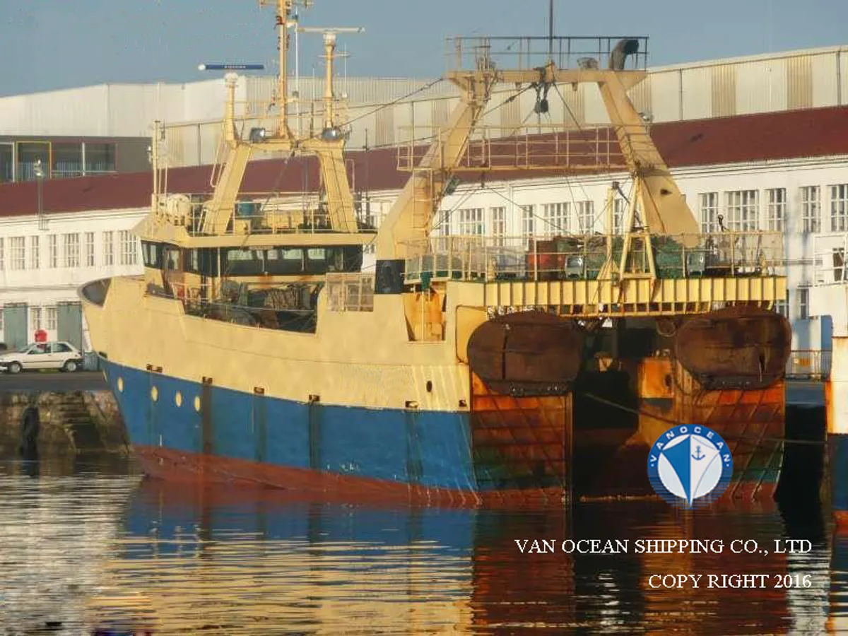 Navio de pesca de arrasto à venda