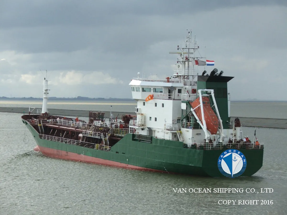 Navio-tanque de óleo/produtos químicos à venda