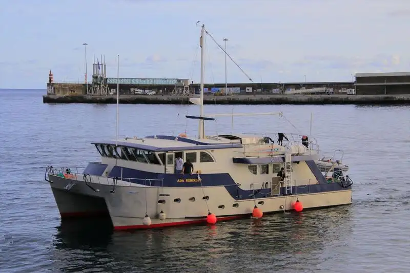 Navio de pesquisa à venda