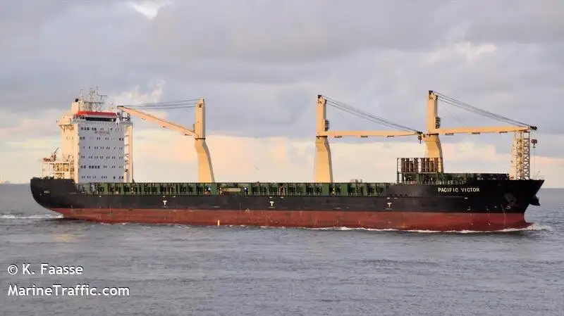 Navio frigorífico à venda