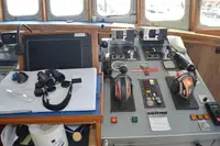 Navio porta-contêineres à venda