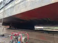 Barcaça à venda