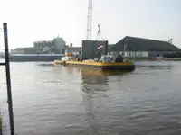 Barcaça à venda