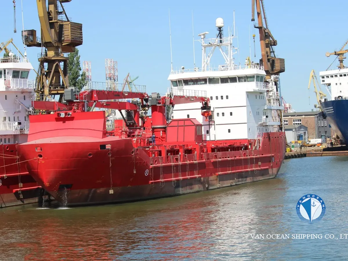 Navio frigorífico à venda