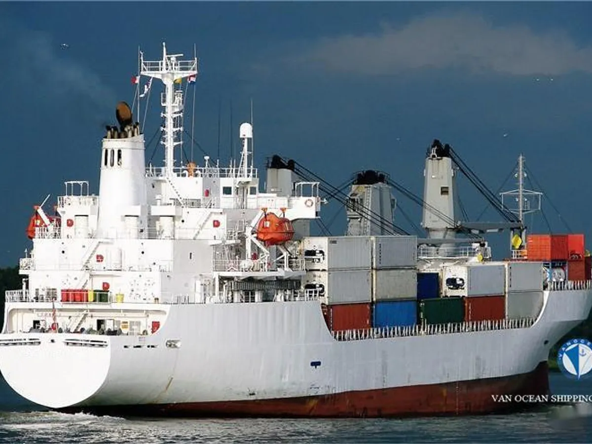 Navio frigorífico à venda