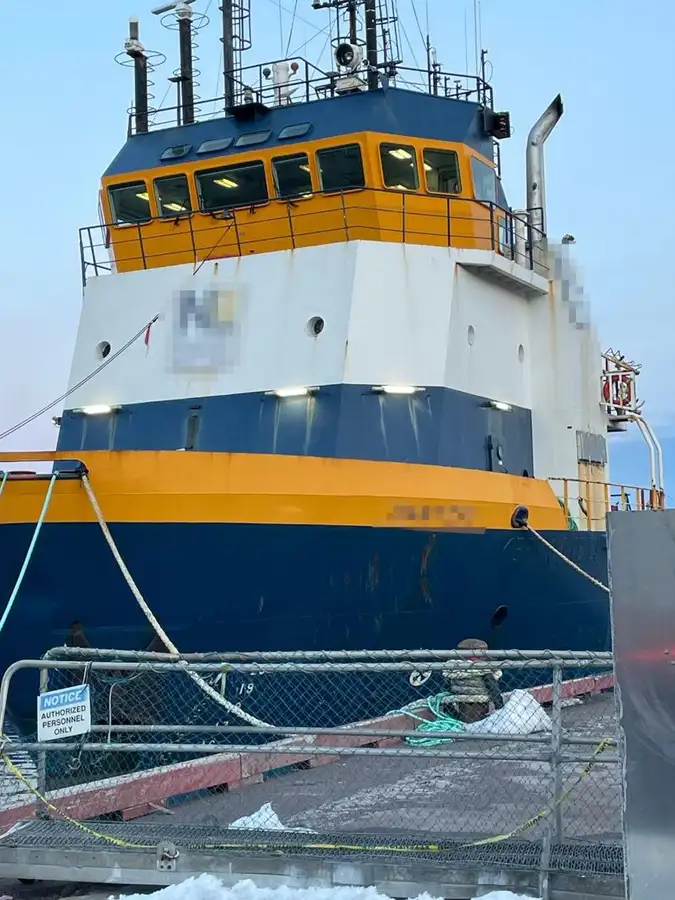 Navio de abastecimento à venda