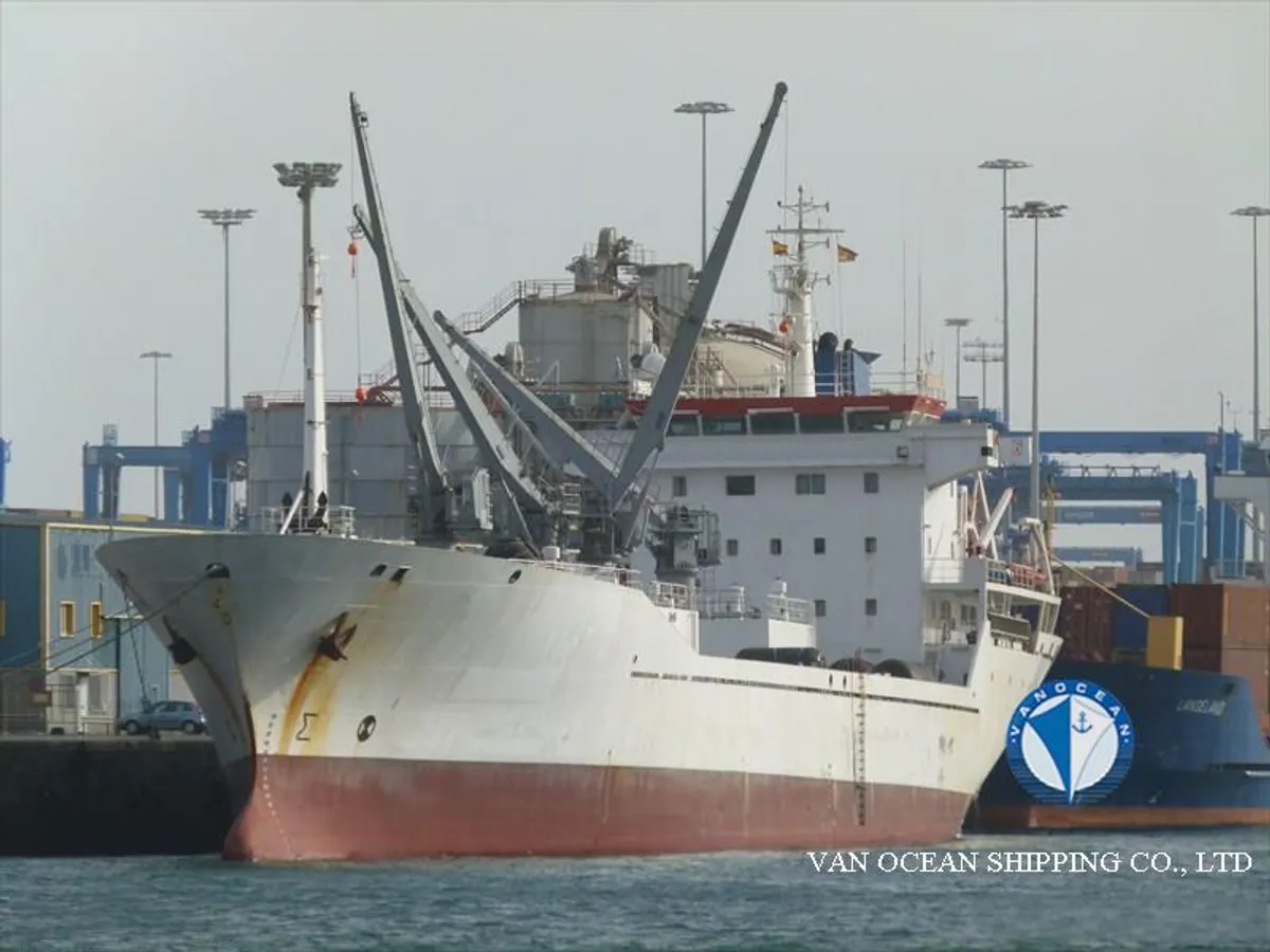 Navio frigorífico à venda