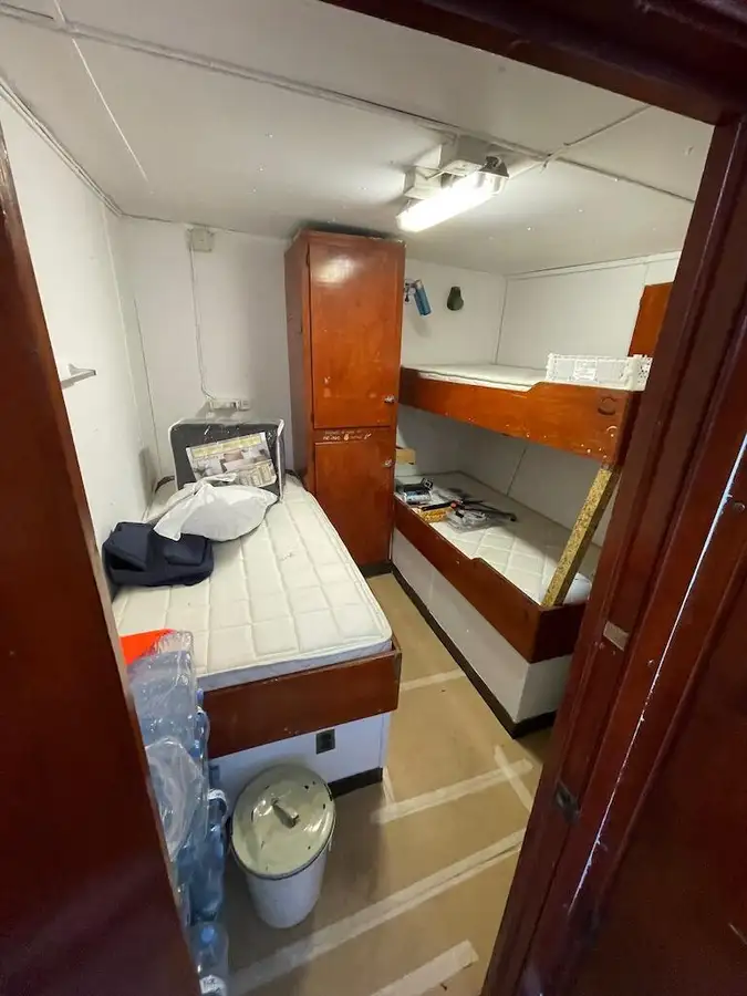 Navio porta-contêineres à venda