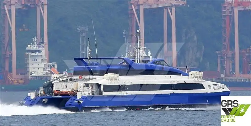 Navio de passageiros à venda