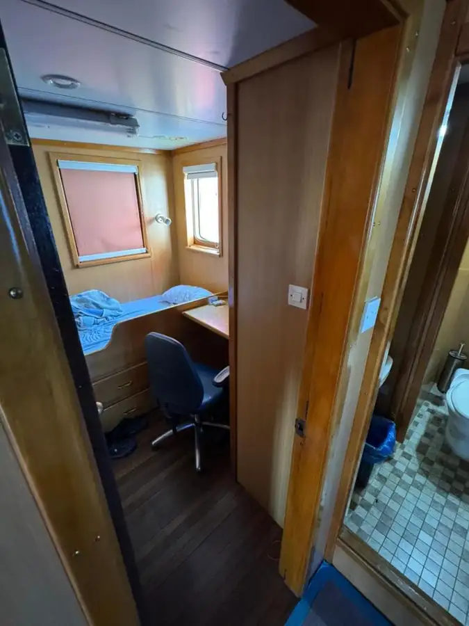 Navio porta-contêineres à venda