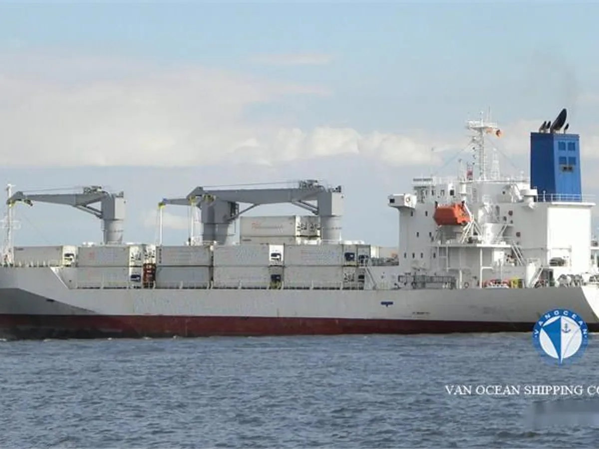 Navio frigorífico à venda