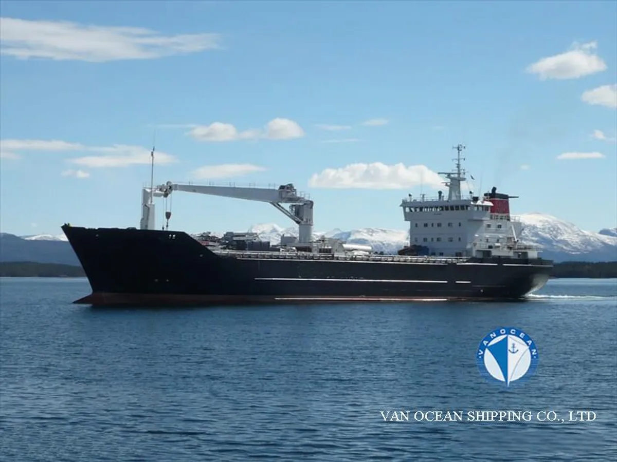 Navio frigorífico à venda