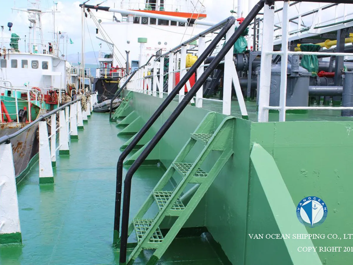 Navio-tanque de óleo/produtos químicos à venda