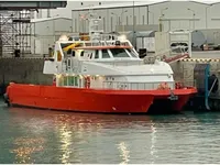 Barco de tripulação à venda