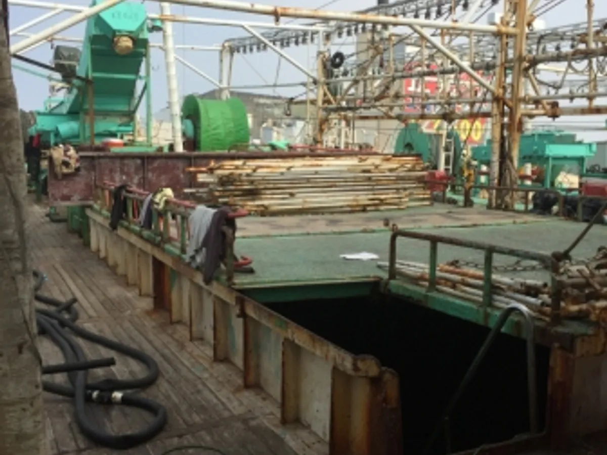Navio de pesca de lula com anzol à venda