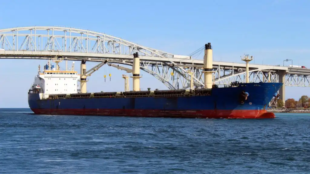 Navio graneleiro à venda