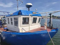 Navio de pesca à venda