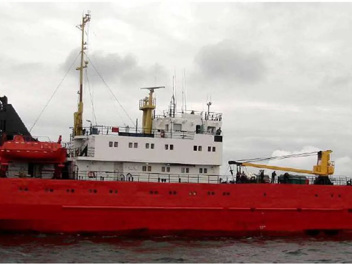 Navio frigorífico à venda