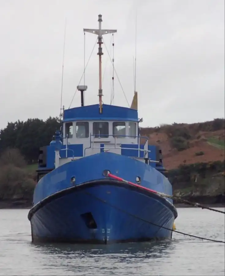 Navio de pesquisa à venda