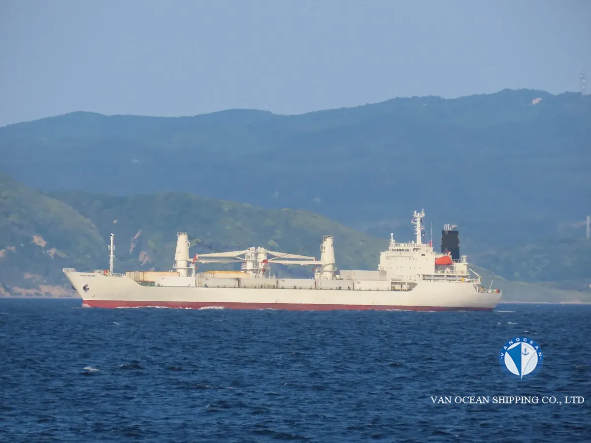 Navio frigorífico à venda