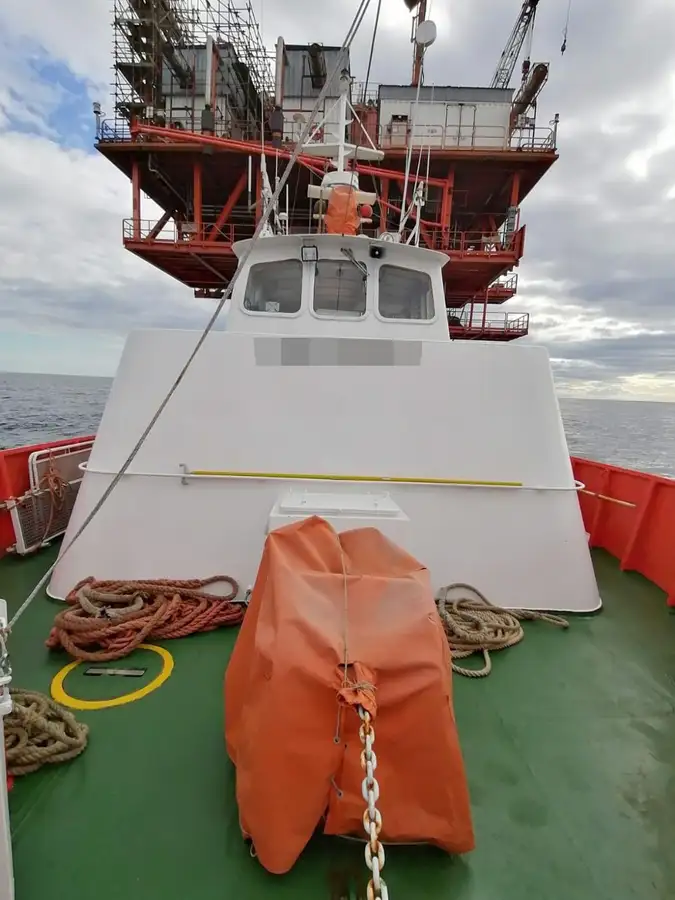 Barco de tripulação à venda