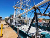 Navio de pesca de arrasto à venda