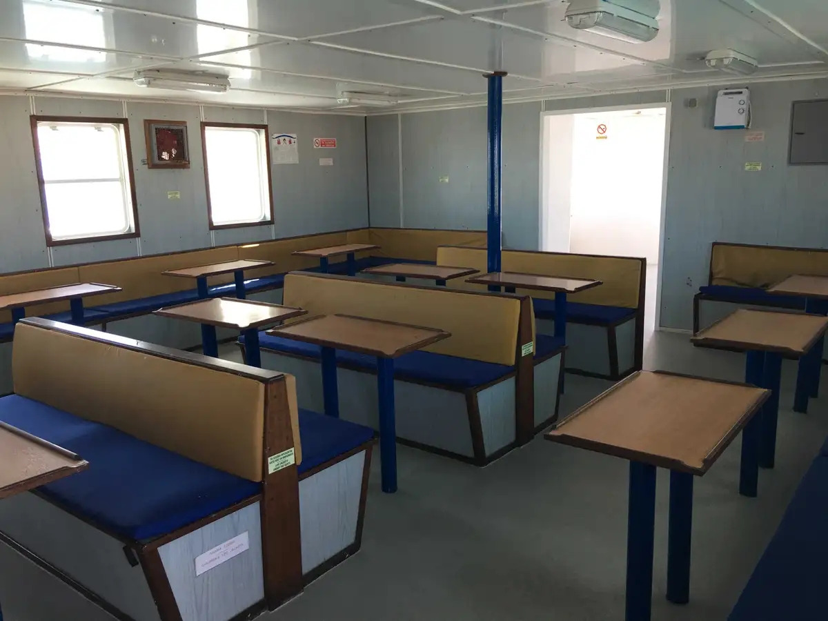 Balsa de desembarque, tanque à venda