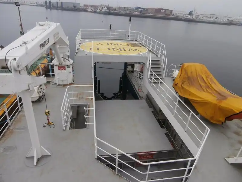 Navio porta-contêineres à venda