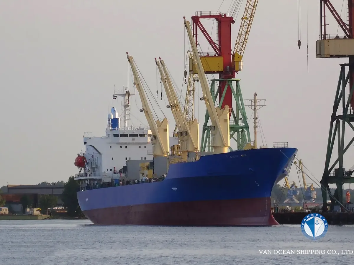 Navio frigorífico à venda