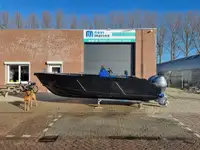 Navio porta-contêineres à venda