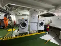 Navio porta-contêineres à venda