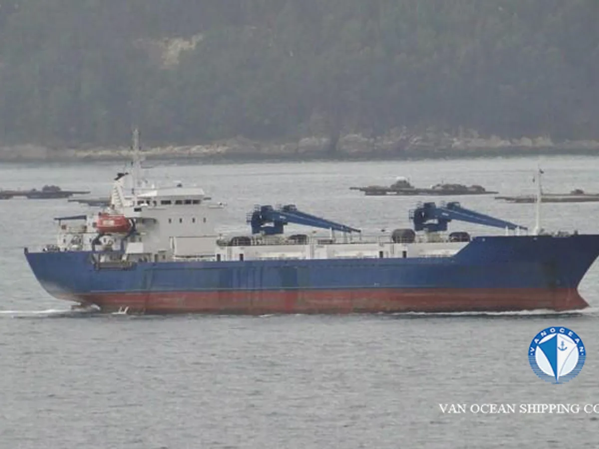 Navio frigorífico à venda