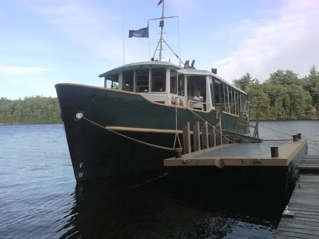 Navio de passageiros à venda