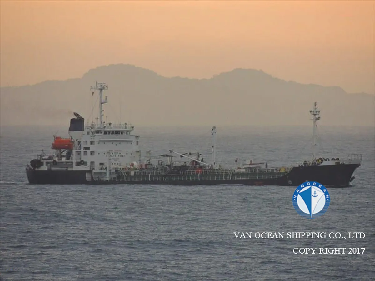 Navio-tanque de óleo/produtos químicos à venda
