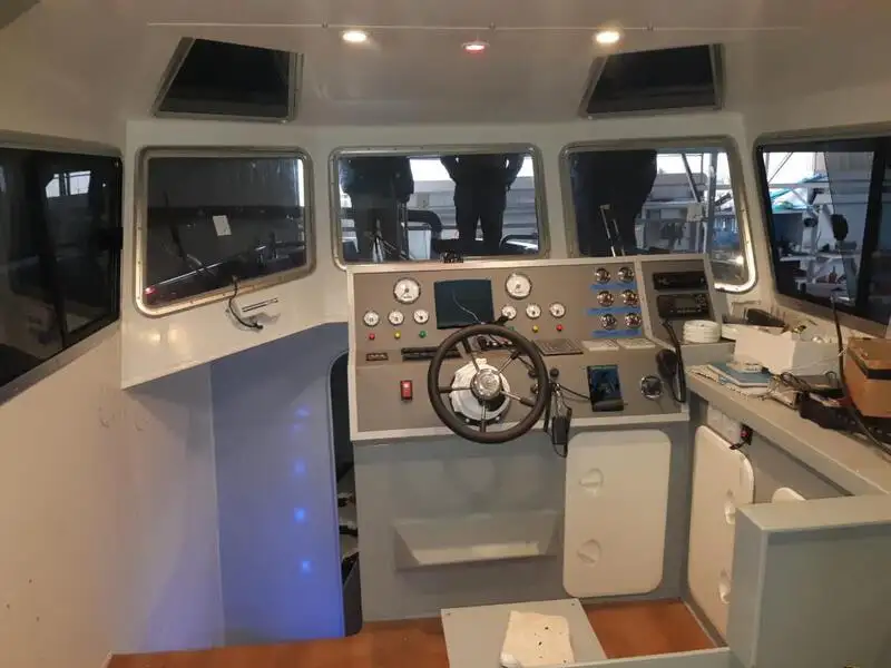 Barcos de trabalho à venda