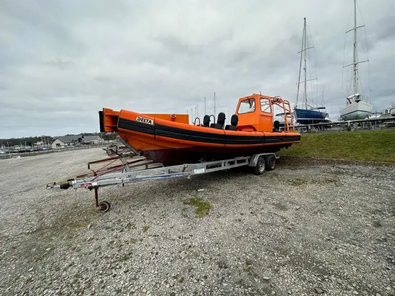 Bote inflável rígido à venda