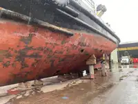 Rebocador à venda