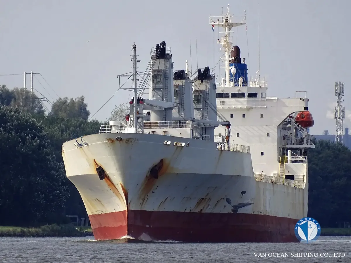 Navio frigorífico à venda