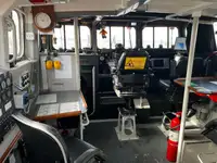 Barco de tripulação à venda