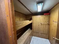 Barco de tripulação à venda