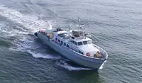 Barco de tripulação à venda