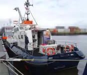 Barco de tripulação à venda