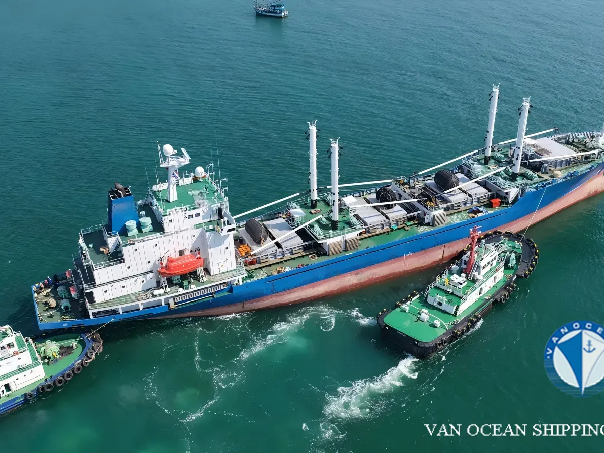 Navio frigorífico à venda