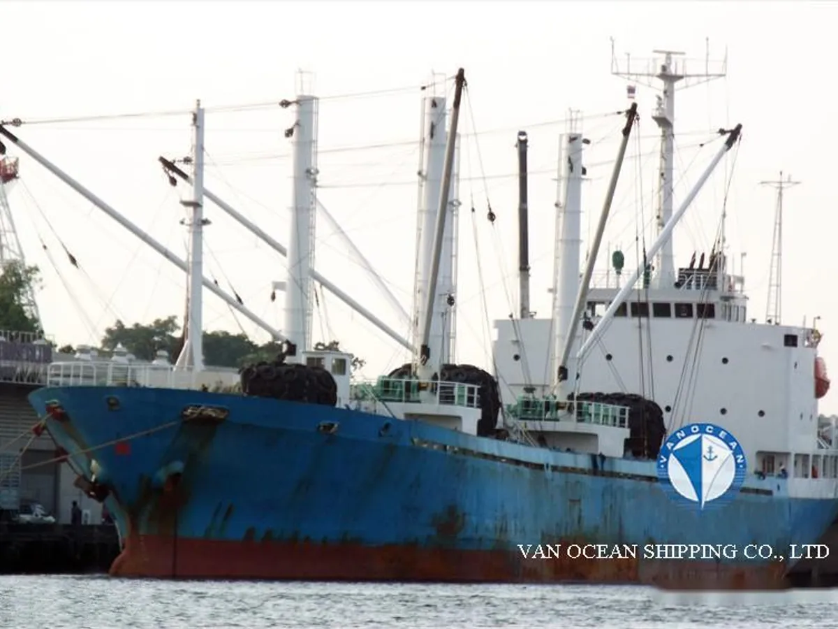 Navio frigorífico à venda