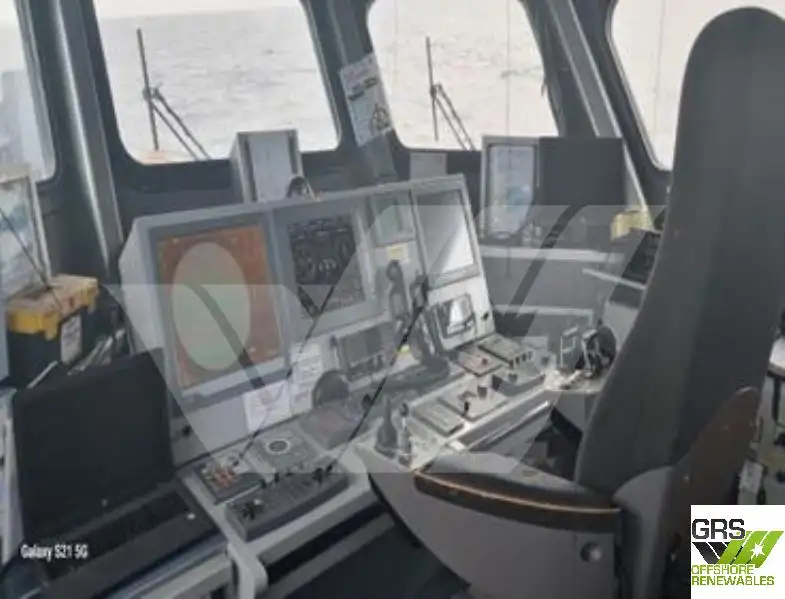 Barco de tripulação à venda