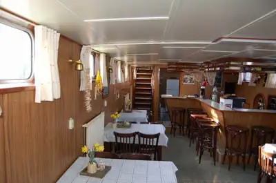 Barcaça à venda